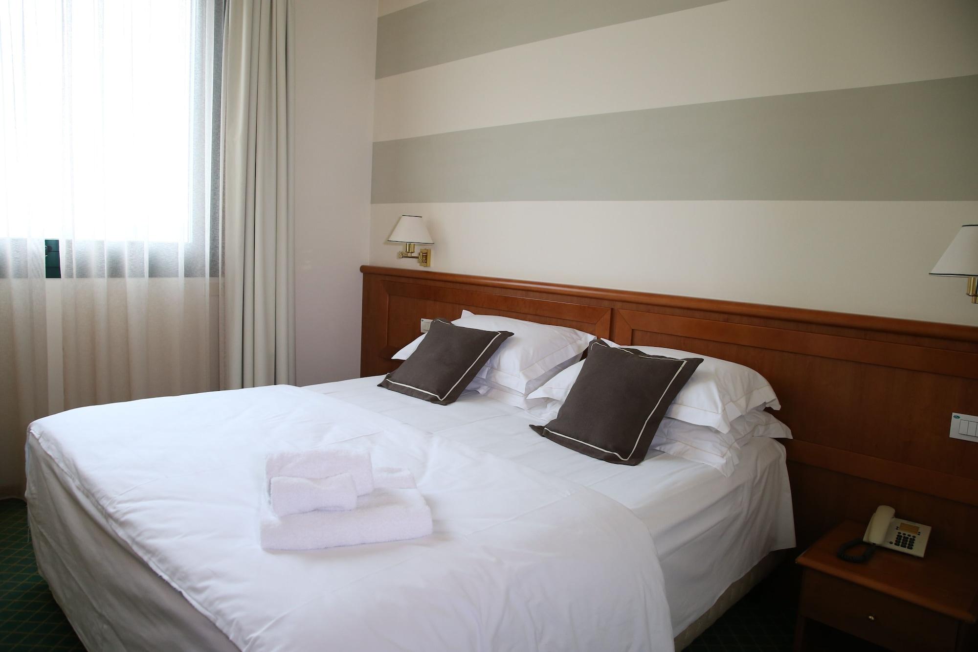 Phi Hotel Emilia Оццано-делл'Емілія Екстер'єр фото