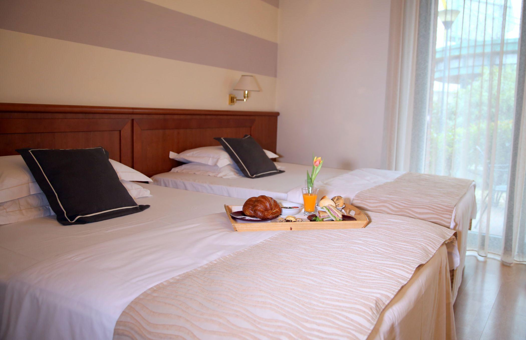 Phi Hotel Emilia Оццано-делл'Емілія Екстер'єр фото