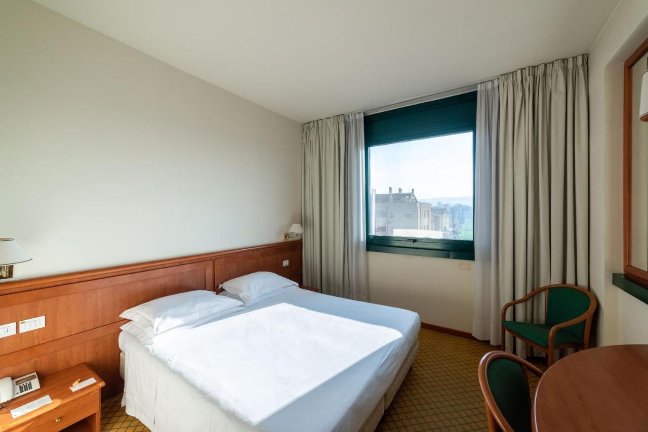 Phi Hotel Emilia Оццано-делл'Емілія Екстер'єр фото