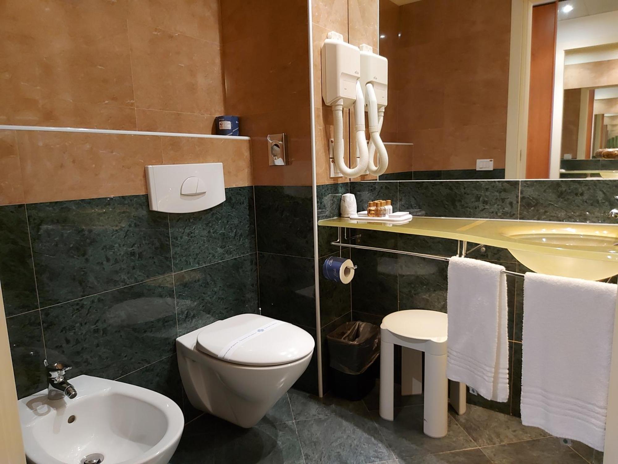 Phi Hotel Emilia Оццано-делл'Емілія Екстер'єр фото